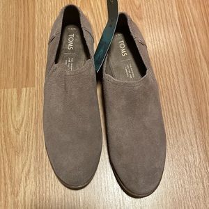 NWT and NWOT TOMS Size 8.5. SOLD SEPARATELY…please specify which pair!